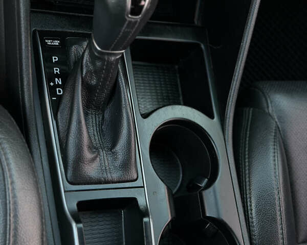 Белый Хендай Туксон, объемом двигателя 2 л и пробегом 184 тыс. км за 19700 $, фото 8 на Automoto.ua