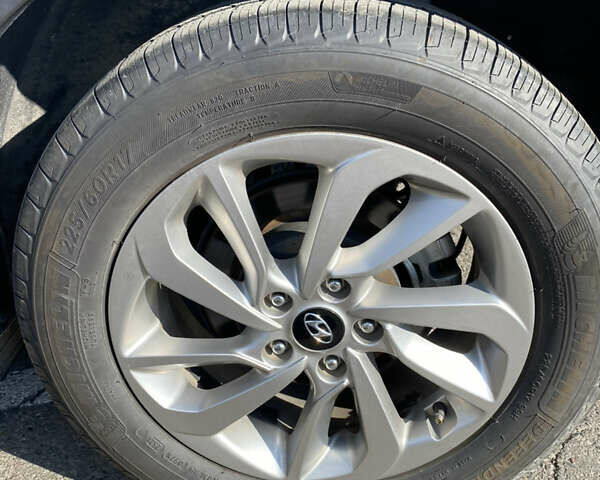 Хендай Туксон 2016 в Львове на Automoto.ua Белый Хендай Туксон, объемом двигателя 2 л и пробегом 99 тыс. км за 16500 $, фото 2 на Automoto.ua