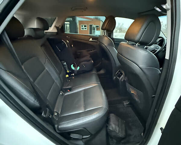 Белый Хендай Туксон, объемом двигателя 2 л и пробегом 152 тыс. км за 18500 $, фото 20 на Automoto.ua