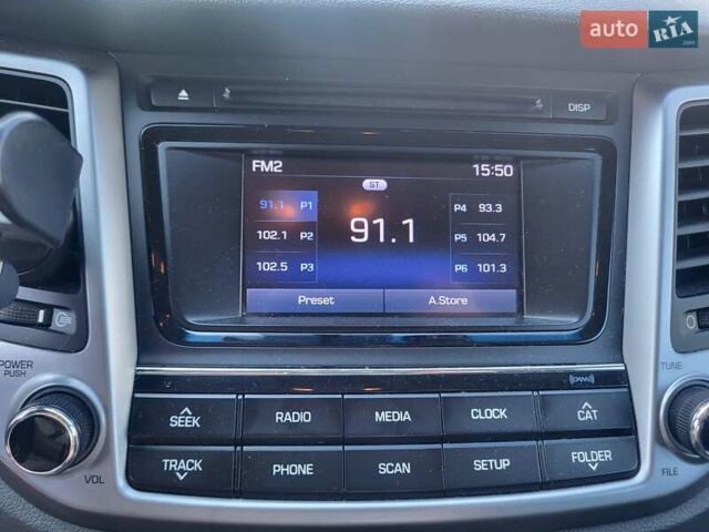 Білий Хендай Туксон, об'ємом двигуна 2 л та пробігом 185 тис. км за 13700 $, фото 7 на Automoto.ua