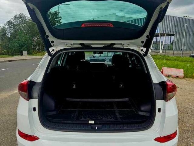 Білий Хендай Туксон, об'ємом двигуна 0 л та пробігом 77 тис. км за 9800 $, фото 7 на Automoto.ua