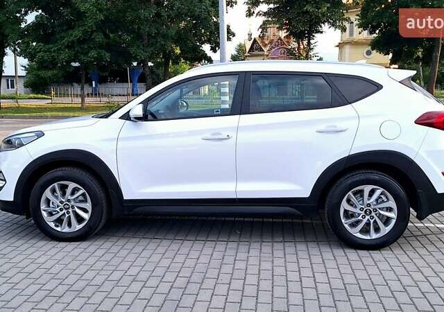 Хендай Туксон 2016 в Коломые на Automoto.ua Белый Хендай Туксон, объемом двигателя 2 л и пробегом 221 тыс. км за 16300 $, фото 12 на Automoto.ua