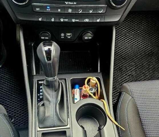 Білий Хендай Туксон, об'ємом двигуна 0 л та пробігом 77 тис. км за 9800 $, фото 12 на Automoto.ua