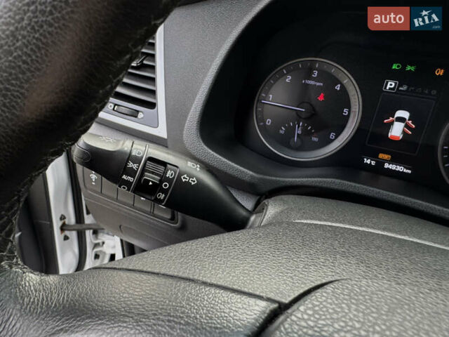 Хендай Туксон 2016 в Ивано-Франковске на Automoto.ua Белый Хендай Туксон, объемом двигателя 2 л и пробегом 95 тыс. км за 22850 $, фото 58 на Automoto.ua
