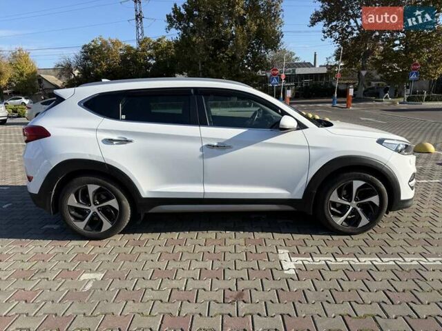 Хендай Туксон 2016 в Одессе на Automoto.ua Белый Хендай Туксон, объемом двигателя 2 л и пробегом 91 тыс. км за 20500 $, фото 10 на Automoto.ua