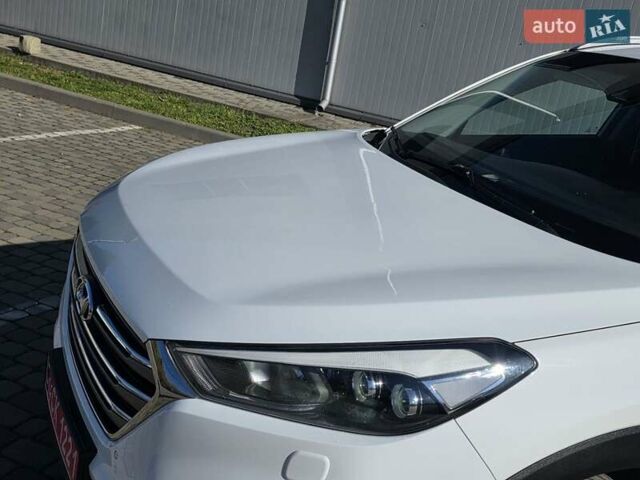 Хендай Туксон 2016 в Ивано-Франковске на Automoto.ua Белый Хендай Туксон, объемом двигателя 2 л и пробегом 148 тыс. км за 18950 $, фото 21 на Automoto.ua
