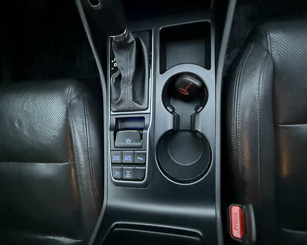 Белый Хендай Туксон, объемом двигателя 2 л и пробегом 152 тыс. км за 18500 $, фото 41 на Automoto.ua