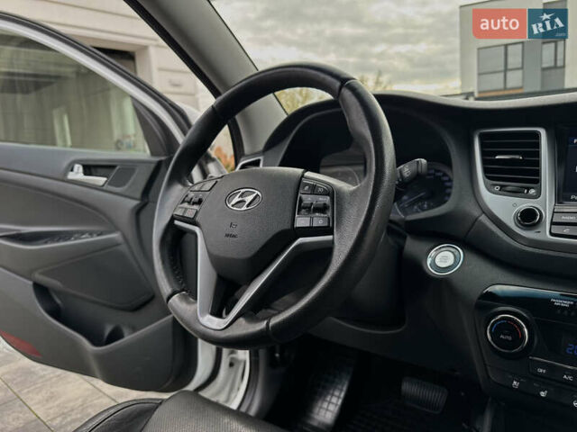 Хендай Туксон 2016 в Ивано-Франковске на Automoto.ua Белый Хендай Туксон, объемом двигателя 2 л и пробегом 95 тыс. км за 22850 $, фото 75 на Automoto.ua