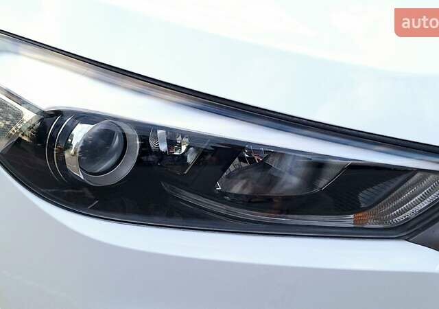 Хендай Туксон 2016 в Коломые на Automoto.ua Белый Хендай Туксон, объемом двигателя 2 л и пробегом 221 тыс. км за 16300 $, фото 3 на Automoto.ua