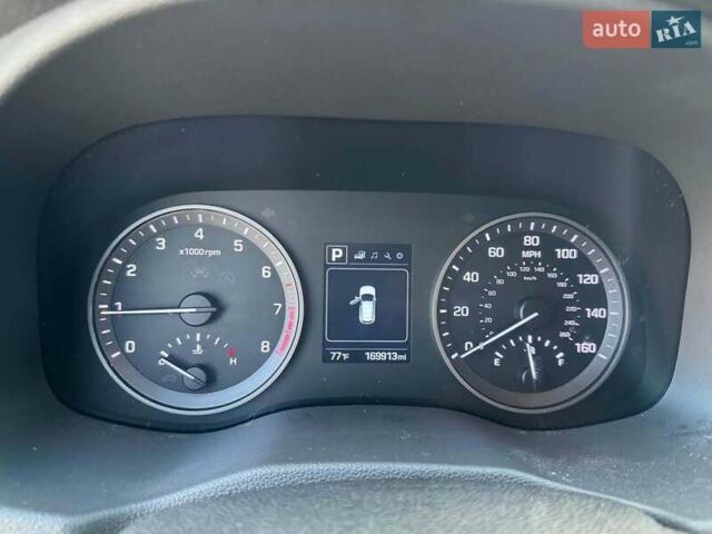 Белый Хендай Туксон, объемом двигателя 2 л и пробегом 110 тыс. км за 14000 $, фото 6 на Automoto.ua