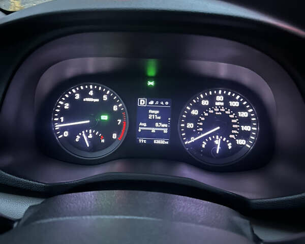 Белый Хендай Туксон, объемом двигателя 2 л и пробегом 103 тыс. км за 15800 $, фото 14 на Automoto.ua