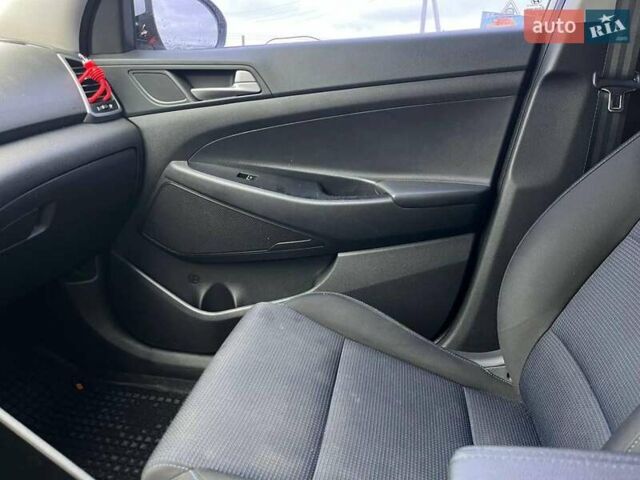 Белый Хендай Туксон, объемом двигателя 2 л и пробегом 147 тыс. км за 18740 $, фото 26 на Automoto.ua