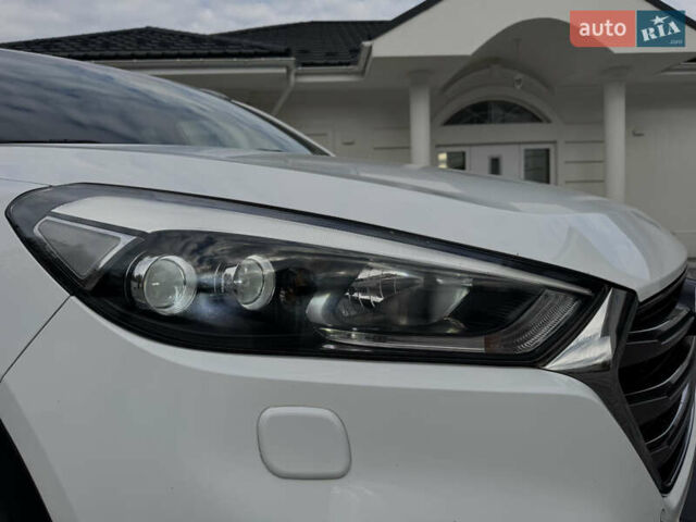 Хендай Туксон 2016 в Ивано-Франковске на Automoto.ua Белый Хендай Туксон, объемом двигателя 2 л и пробегом 95 тыс. км за 22850 $, фото 7 на Automoto.ua