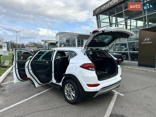 Білий Хендай Туксон, об'ємом двигуна 1.59 л та пробігом 82 тис. км за 17300 $, фото 27 на Automoto.ua