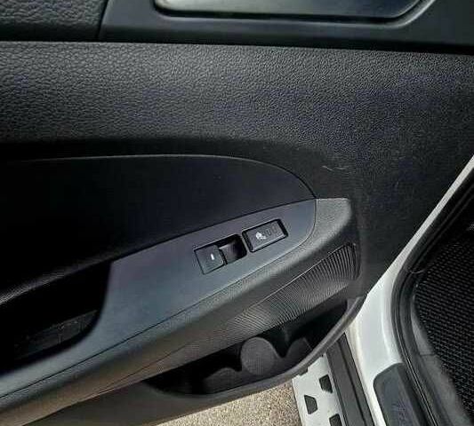 Білий Хендай Туксон, об'ємом двигуна 0 л та пробігом 77 тис. км за 9800 $, фото 13 на Automoto.ua