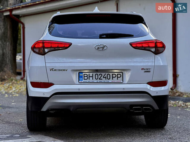 Хендай Туксон 2016 в Одессе на Automoto.ua Белый Хендай Туксон, объемом двигателя 2 л и пробегом 148 тыс. км за 20500 $, фото 6 на Automoto.ua