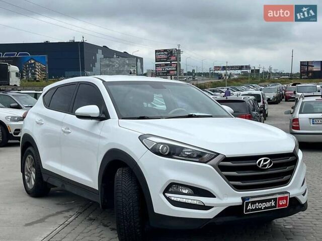 Белый Хендай Туксон, объемом двигателя 2 л и пробегом 147 тыс. км за 18740 $, фото 2 на Automoto.ua