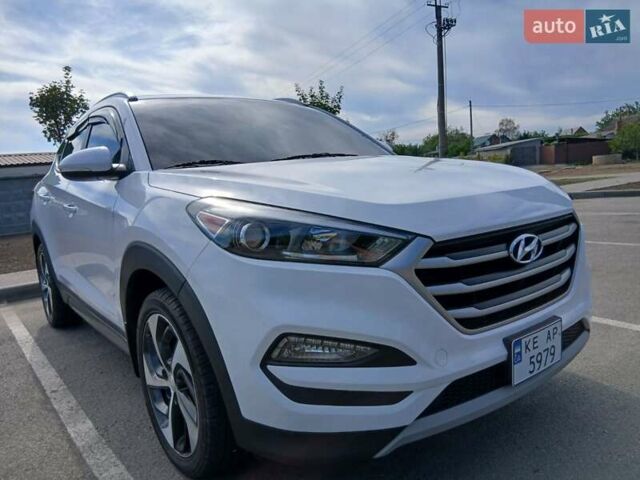 Білий Хендай Туксон, об'ємом двигуна 1.6 л та пробігом 106 тис. км за 16500 $, фото 5 на Automoto.ua