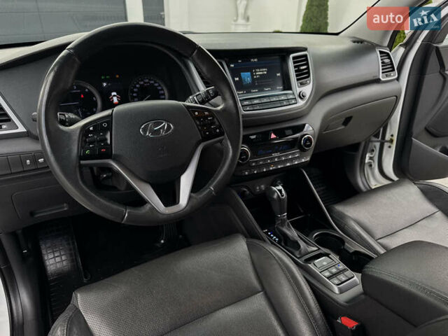 Хендай Туксон 2016 в Ивано-Франковске на Automoto.ua Белый Хендай Туксон, объемом двигателя 2 л и пробегом 95 тыс. км за 22850 $, фото 78 на Automoto.ua
