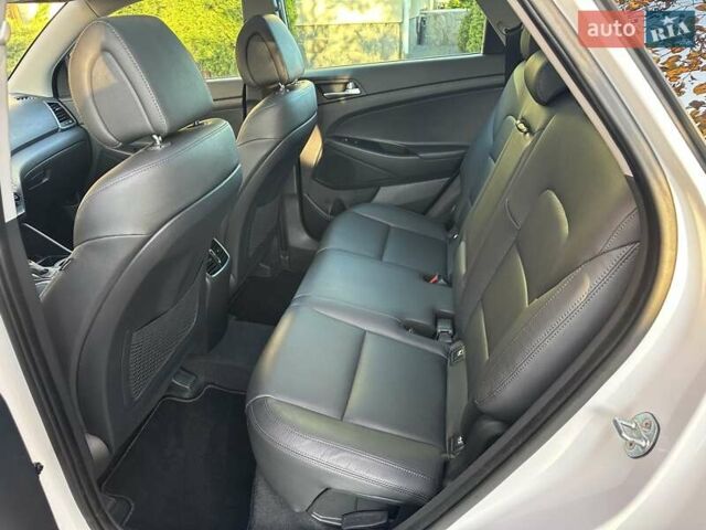 Білий Хендай Туксон, об'ємом двигуна 2 л та пробігом 148 тис. км за 22500 $, фото 47 на Automoto.ua