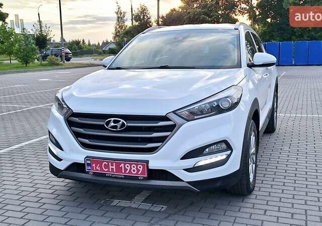 Хендай Туксон 2016 в Коломые на Automoto.ua Белый Хендай Туксон, объемом двигателя 2 л и пробегом 221 тыс. км за 16400 $, фото 47 на Automoto.ua