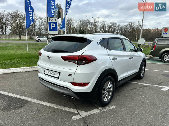 Білий Хендай Туксон, об'ємом двигуна 1.59 л та пробігом 82 тис. км за 17300 $, фото 3 на Automoto.ua