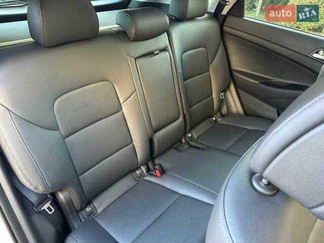 Білий Хендай Туксон, об'ємом двигуна 2 л та пробігом 148 тис. км за 22500 $, фото 65 на Automoto.ua