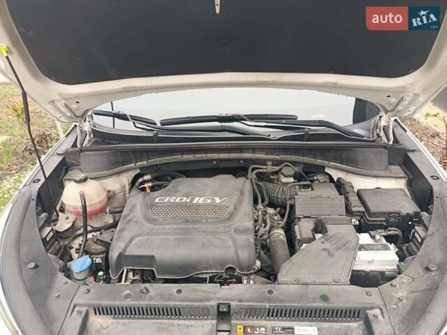 Белый Хендай Туксон, объемом двигателя 2 л и пробегом 158 тыс. км за 21000 $, фото 15 на Automoto.ua