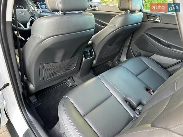 Білий Хендай Туксон, об'ємом двигуна 2 л та пробігом 148 тис. км за 22500 $, фото 48 на Automoto.ua