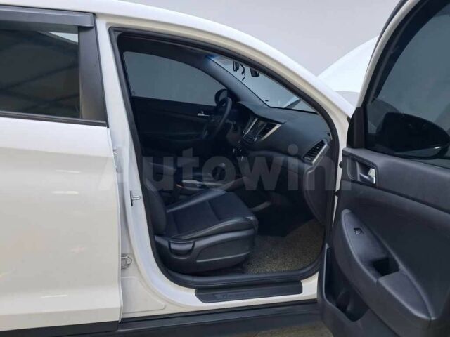 Белый Хендай Туксон, объемом двигателя 2 л и пробегом 157 тыс. км за 15500 $, фото 21 на Automoto.ua