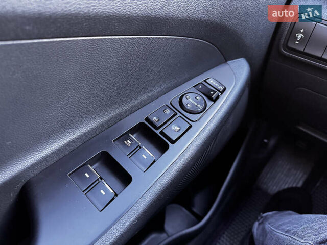 Хендай Туксон 2016 в Одессе на Automoto.ua Белый Хендай Туксон, объемом двигателя 2 л и пробегом 148 тыс. км за 20500 $, фото 10 на Automoto.ua