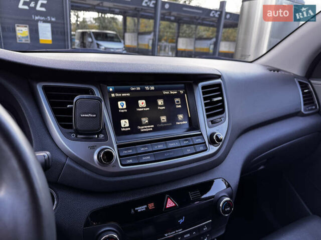 Хендай Туксон 2016 в Одессе на Automoto.ua Белый Хендай Туксон, объемом двигателя 2 л и пробегом 148 тыс. км за 20500 $, фото 8 на Automoto.ua