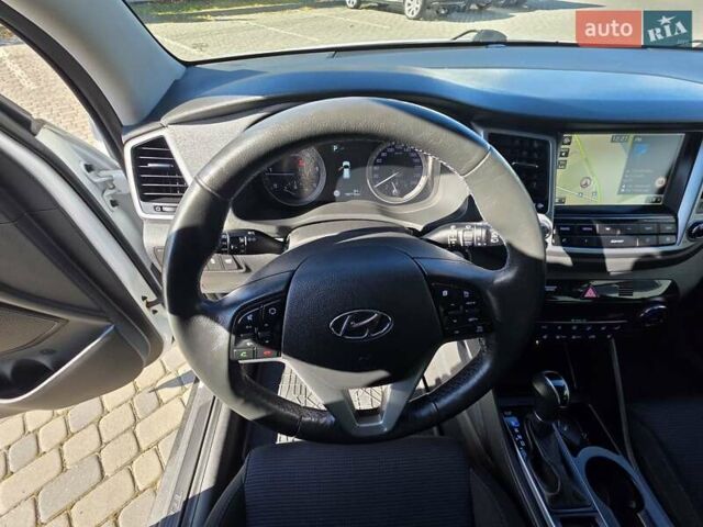 Хендай Туксон 2016 в Ивано-Франковске на Automoto.ua Белый Хендай Туксон, объемом двигателя 2 л и пробегом 148 тыс. км за 18950 $, фото 133 на Automoto.ua