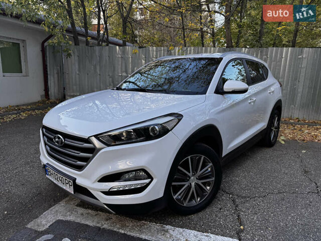 Хендай Туксон 2016 в Одессе на Automoto.ua Белый Хендай Туксон, объемом двигателя 2 л и пробегом 148 тыс. км за 20500 $, фото 1 на Automoto.ua