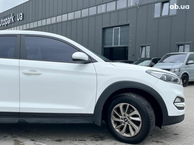 Белый Хендай Туксон, объемом двигателя 2 л и пробегом 147 тыс. км за 18740 $, фото 11 на Automoto.ua