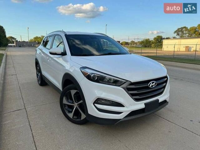 Белый Хендай Туксон, объемом двигателя 2 л и пробегом 110 тыс. км за 14000 $, фото 1 на Automoto.ua