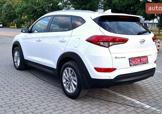 Хендай Туксон 2016 в Коломые на Automoto.ua Белый Хендай Туксон, объемом двигателя 2 л и пробегом 221 тыс. км за 16400 $, фото 56 на Automoto.ua