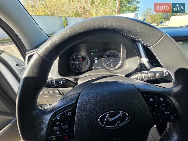 Хендай Туксон 2016 в Ивано-Франковске на Automoto.ua Белый Хендай Туксон, объемом двигателя 2 л и пробегом 148 тыс. км за 18950 $, фото 136 на Automoto.ua