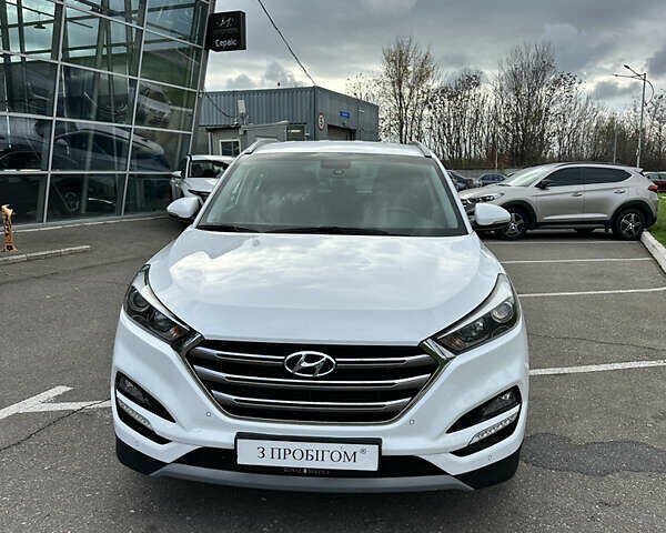 Білий Хендай Туксон, об'ємом двигуна 1.59 л та пробігом 82 тис. км за 17300 $, фото 2 на Automoto.ua
