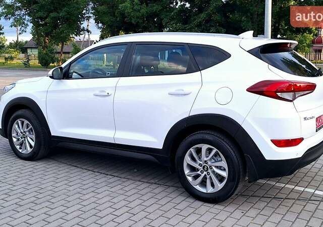 Хендай Туксон 2016 в Коломые на Automoto.ua Белый Хендай Туксон, объемом двигателя 2 л и пробегом 221 тыс. км за 16300 $, фото 11 на Automoto.ua