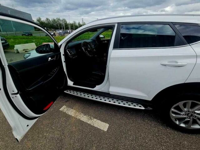 Білий Хендай Туксон, об'ємом двигуна 0 л та пробігом 77 тис. км за 9800 $, фото 8 на Automoto.ua