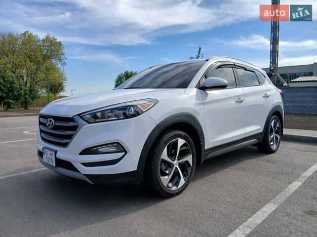 Білий Хендай Туксон, об'ємом двигуна 1.6 л та пробігом 106 тис. км за 16500 $, фото 8 на Automoto.ua