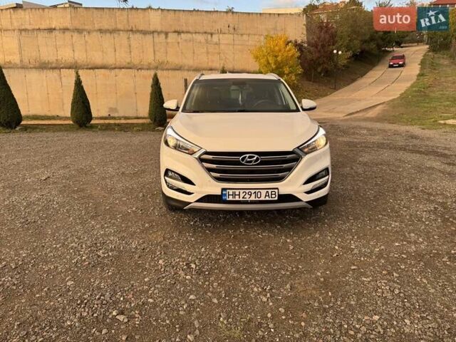Хендай Туксон 2016 в Одессе на Automoto.ua Белый Хендай Туксон, объемом двигателя 1.6 л и пробегом 82 тыс. км за 18000 $, фото 1 на Automoto.ua