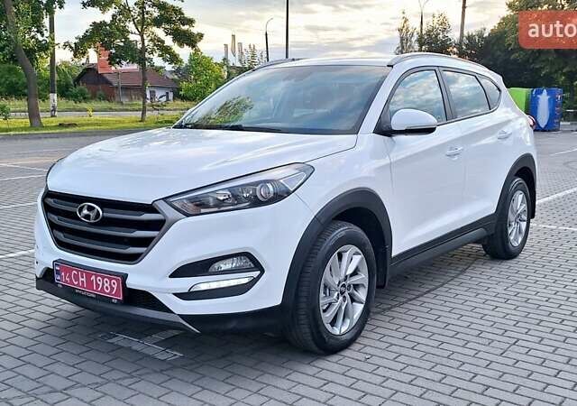 Хендай Туксон 2016 в Коломые на Automoto.ua Белый Хендай Туксон, объемом двигателя 2 л и пробегом 221 тыс. км за 16300 $, фото 13 на Automoto.ua