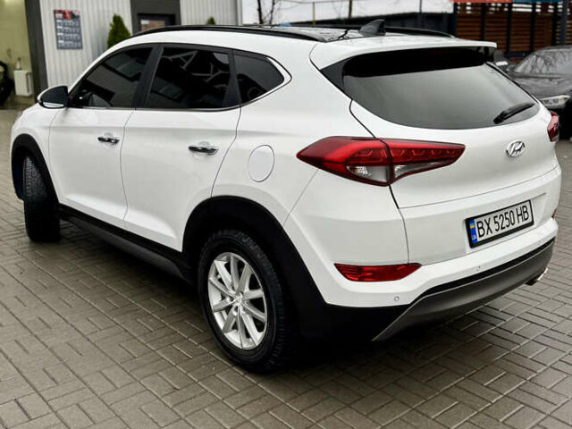 Белый Хендай Туксон, объемом двигателя 2 л и пробегом 173 тыс. км за 17200 $, фото 3 на Automoto.ua