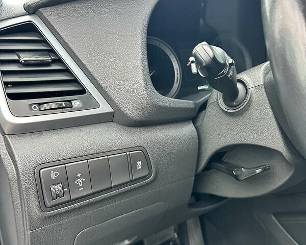 Білий Хендай Туксон, об'ємом двигуна 1.59 л та пробігом 82 тис. км за 17300 $, фото 17 на Automoto.ua