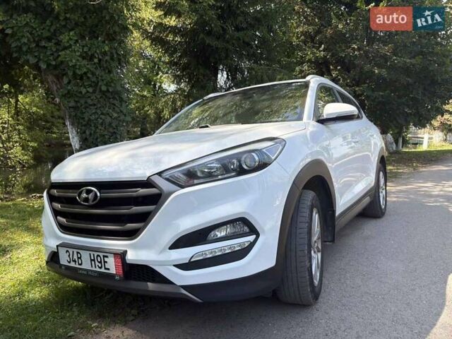 Белый Хендай Туксон, объемом двигателя 1.6 л и пробегом 180 тыс. км за 16500 $, фото 10 на Automoto.ua
