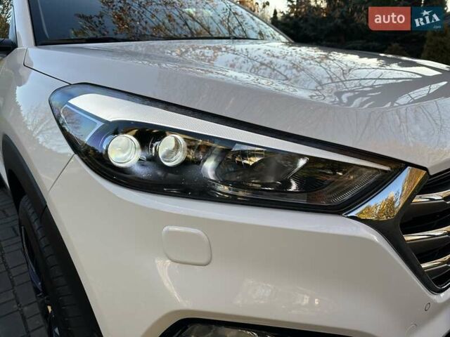 Білий Хендай Туксон, об'ємом двигуна 2 л та пробігом 148 тис. км за 22500 $, фото 80 на Automoto.ua