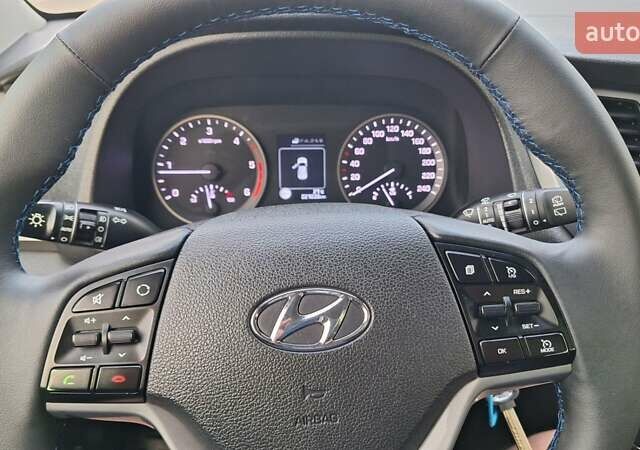 Хендай Туксон 2016 в Коломые на Automoto.ua Белый Хендай Туксон, объемом двигателя 2 л и пробегом 221 тыс. км за 16400 $, фото 9 на Automoto.ua