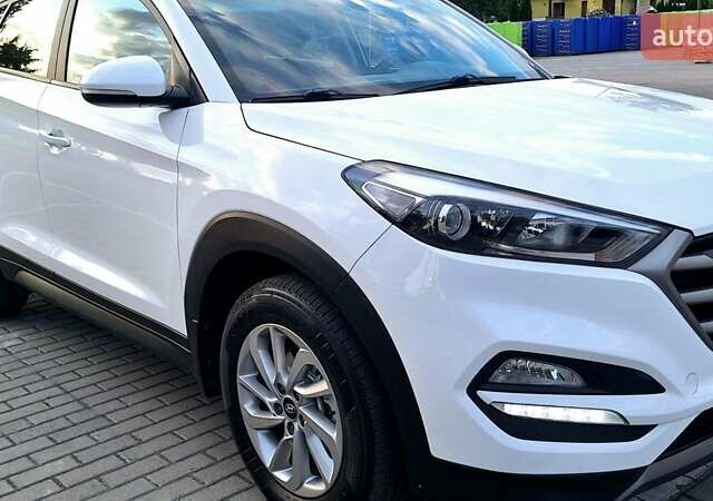 Хендай Туксон 2016 в Коломые на Automoto.ua Белый Хендай Туксон, объемом двигателя 2 л и пробегом 221 тыс. км за 16400 $, фото 39 на Automoto.ua
